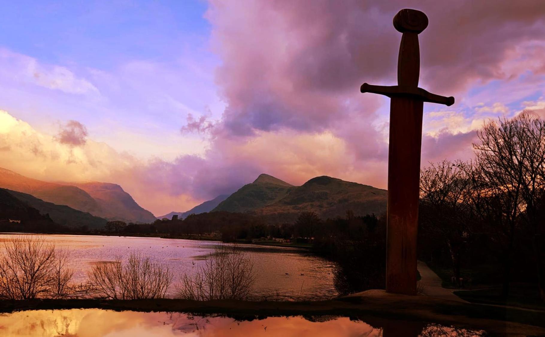 Tyddyn Perthi Farm Villa ลานเบอริส ภายนอก รูปภาพ